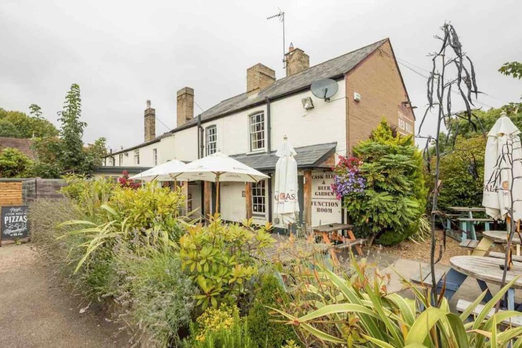 Cambridge 3 Bedroom Flat With Private Parking Esterno foto