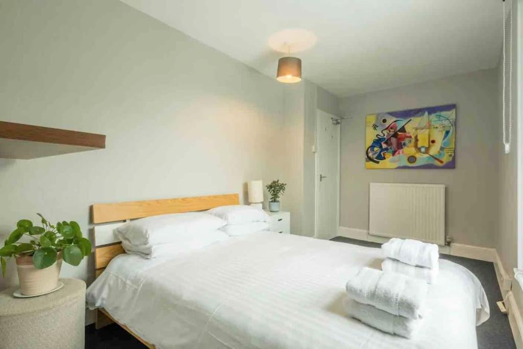 Cambridge 3 Bedroom Flat With Private Parking Esterno foto